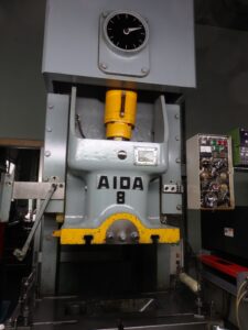 AIDA(アイダエンジニアリング) NC1-8(1)-B 油圧プレス80t(中古)