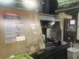 Mazak(ヤマザキマザック) FJV-250 マシニングセンタ(中古)